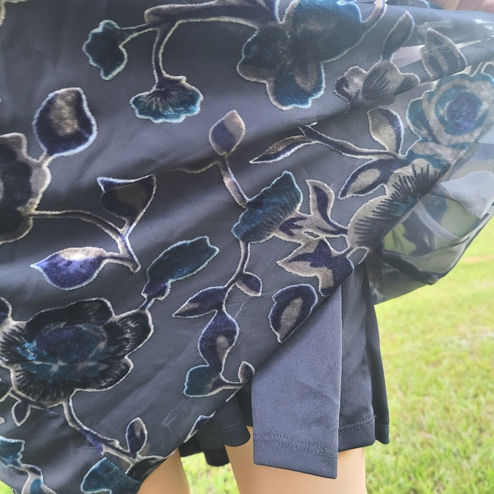 Band of Gypsies Floral Navy Velvet Dress - Picture 5 of 6